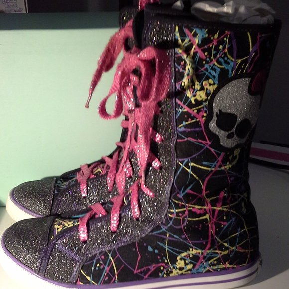 🩷HOST PICK🩷MONSTER HIGH  "high" tall sneakers - Picture 1 of 6
